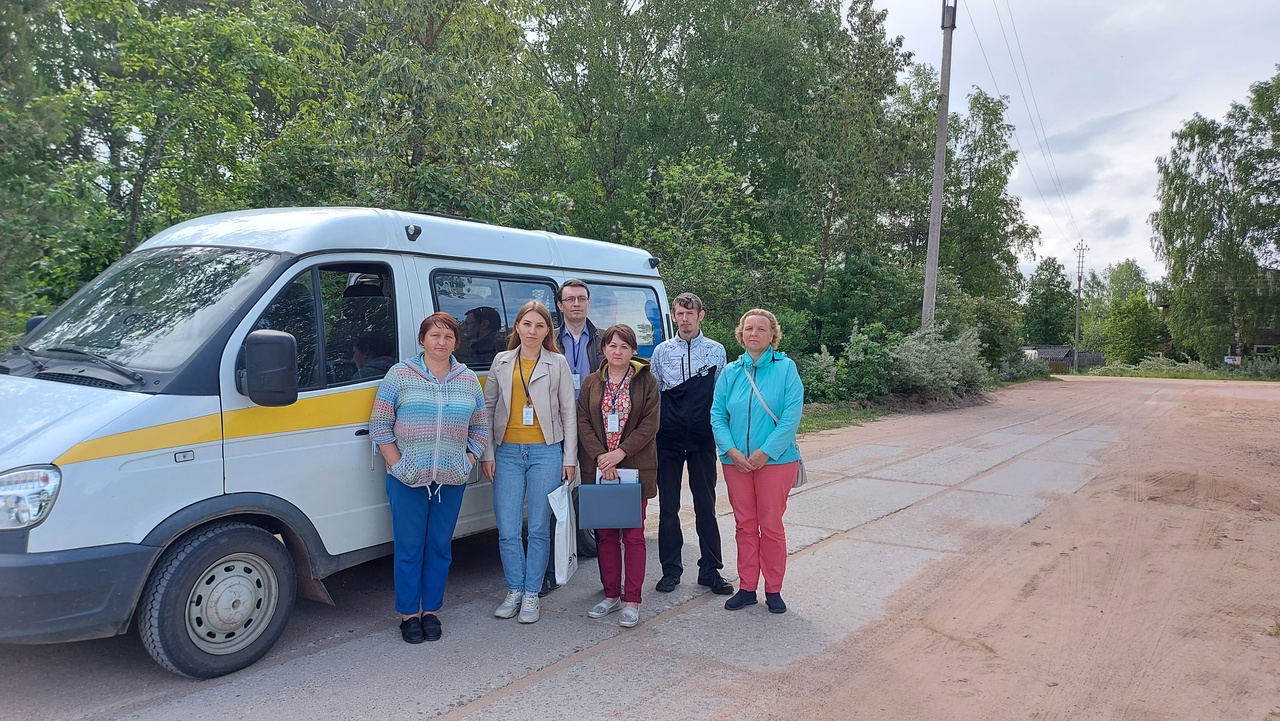 Одной из наиболее приоритетных задач деятельности мобильной бригады комплексного центра «Гармония» является оказание социальных услуг жителям отдаленных деревень.