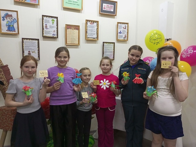 С праздником весны и красоты