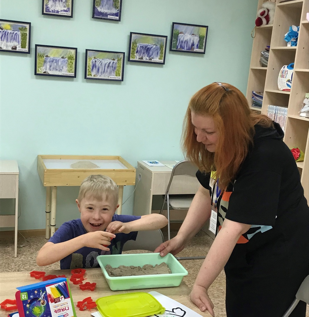 Центр продолжает работу в рамках реализации комплекса мер «Дорога перемен»