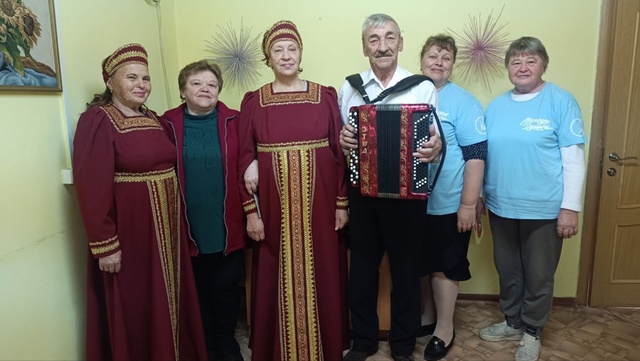 «Пусть будет тёплой осень жизни»