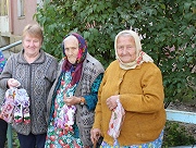 Жители спец.жил.дома благодарят волонтеров фонда «Старость в радость» за полученные подарки ко Дню пожилого человека