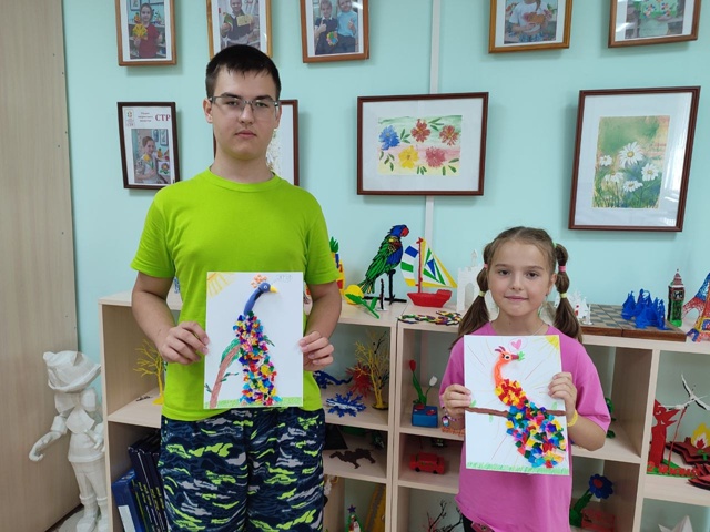 Удивительный павлин