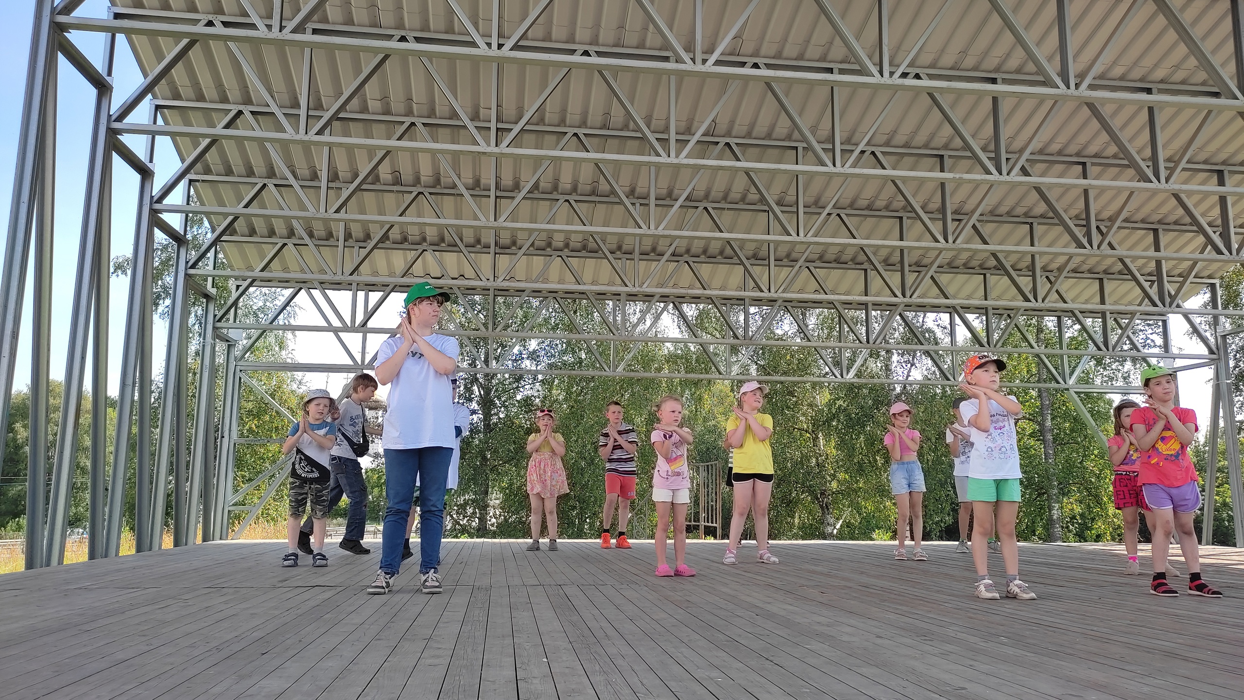 Интерактивная программа «Ура, каникулы!»